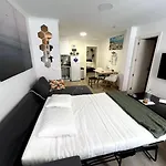 Appartement Artsy Getaway - Unbeatable Location! Great For Couples & Digital Nomads Lisboa