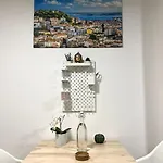 Artsy Getaway - Unbeatable Location! Great For Couples & Digital Nomads * Lisbona