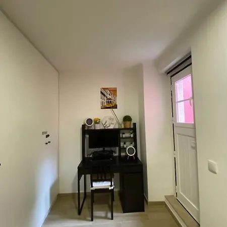 Artistic Digital Getaway - Patio & Great Location! Apartamento *