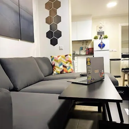 Apartamento Artsy Getaway - Unbeatable Location! Great For Couples & Digital Nomads *