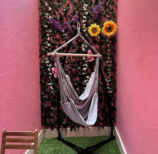 Apartamento Artsy Getaway - Unbeatable Location! Great For Couples & Digital Nomads *