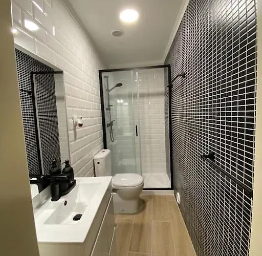 Artsy Getaway - Unbeatable Location! Great For Couples & Digital Nomads Apartamento Lisboa