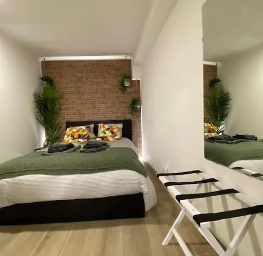 Artsy Getaway - Unbeatable Location! Great For Couples & Digital Nomads * Lissabon