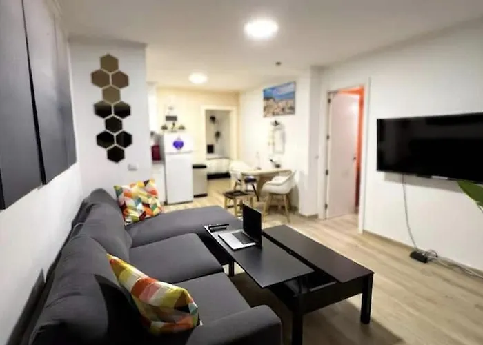 Artsy Getaway - Unbeatable Location! Great For Couples & Digital Nomads Appartement *