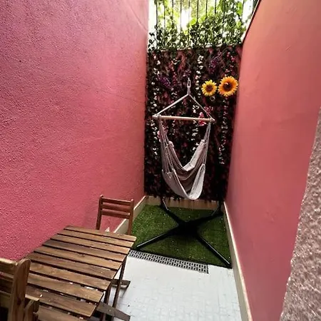 דירה Artsy Getaway - Unbeatable Location! Great For Couples & Digital Nomads ליסבון