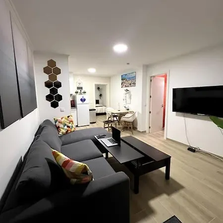 Apartment Artistic Digital Getaway - Patio & Great Location! *