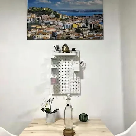Artsy Getaway - Unbeatable Location! Great For Couples & Digital Nomads דירה