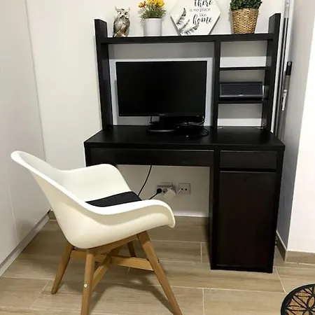 Artistic Digital Getaway - Patio & Great Location! Lissabon