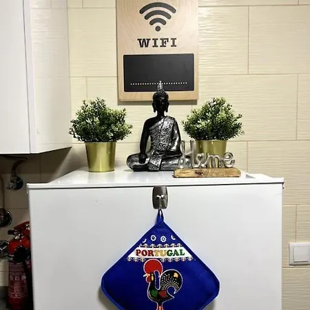 Appartement Artistic Digital Getaway - Patio & Great Location! *